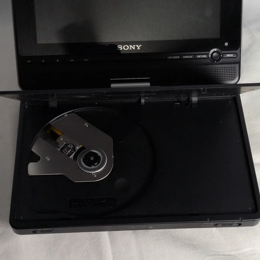 Sony DVP-FX930 Portable DVD Player LCD Screen Black Composite RCA Headphone DVD